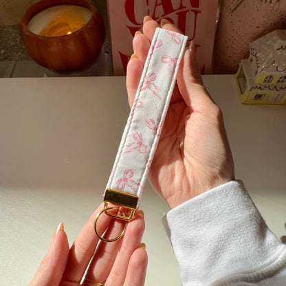 Winter Bow Wristlet Keychain 🎀🔑