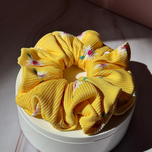 Golden Bloom Scrunchie 🌼💛