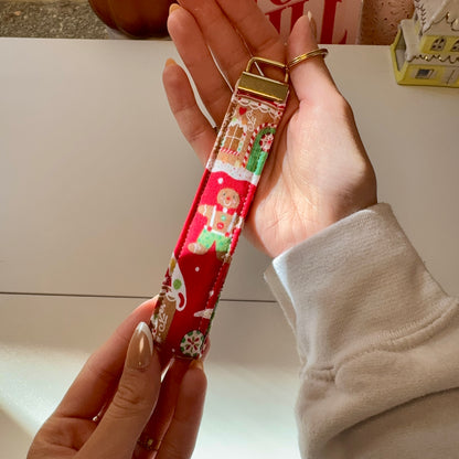 Cozy Cottage Reads Wristlet Keychain ❤️🔑