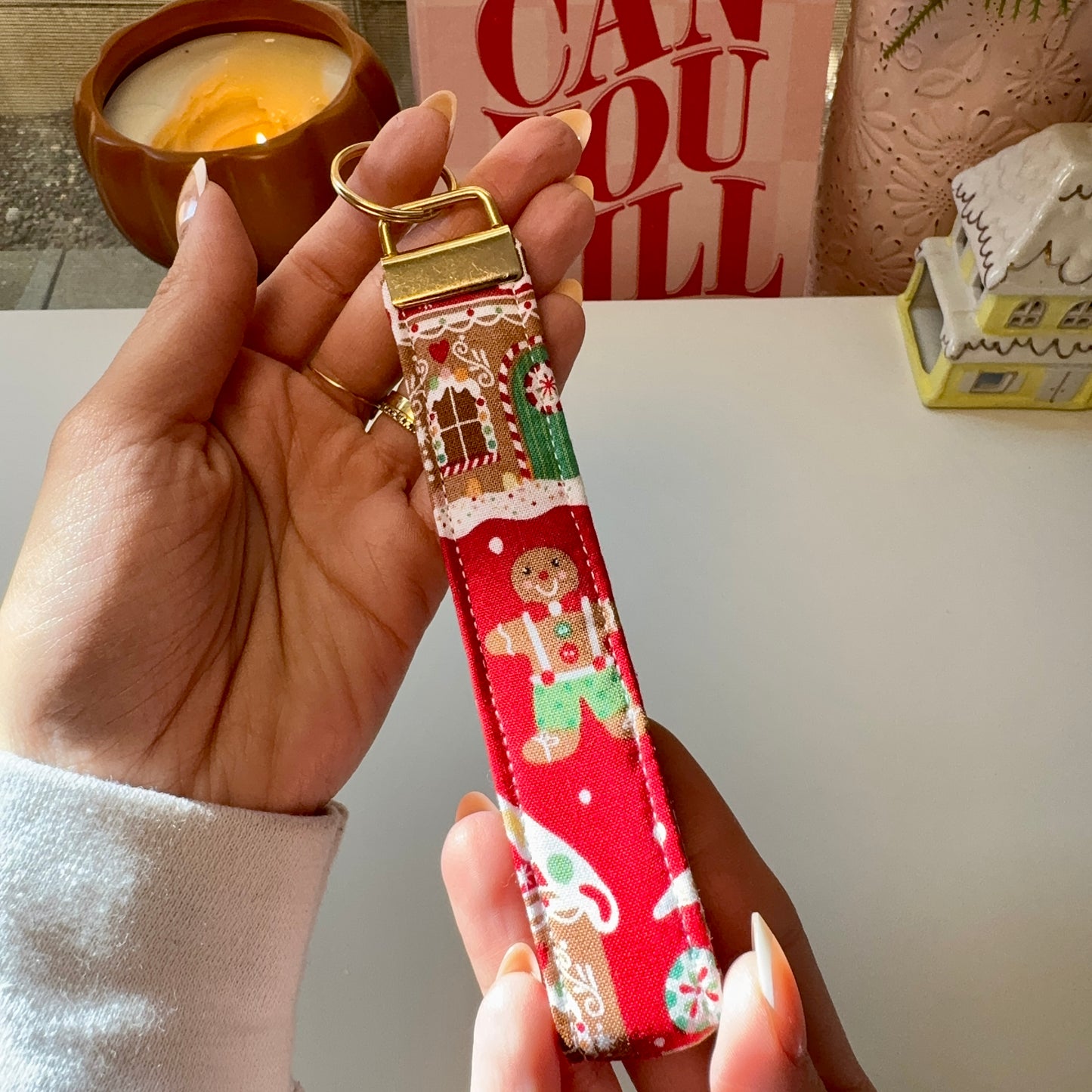 Cozy Cottage Reads Wristlet Keychain ❤️🔑