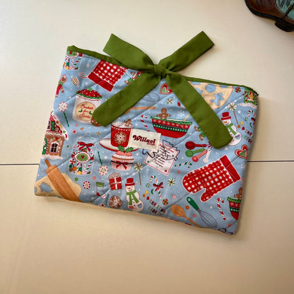 Holly Jolly Reads Book Sleeve 🎁📚