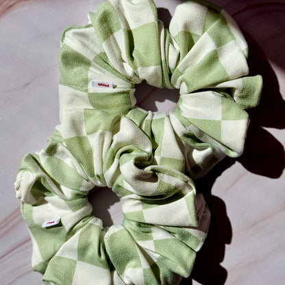 Green Gingham Check Scrunchie 🌿🤍