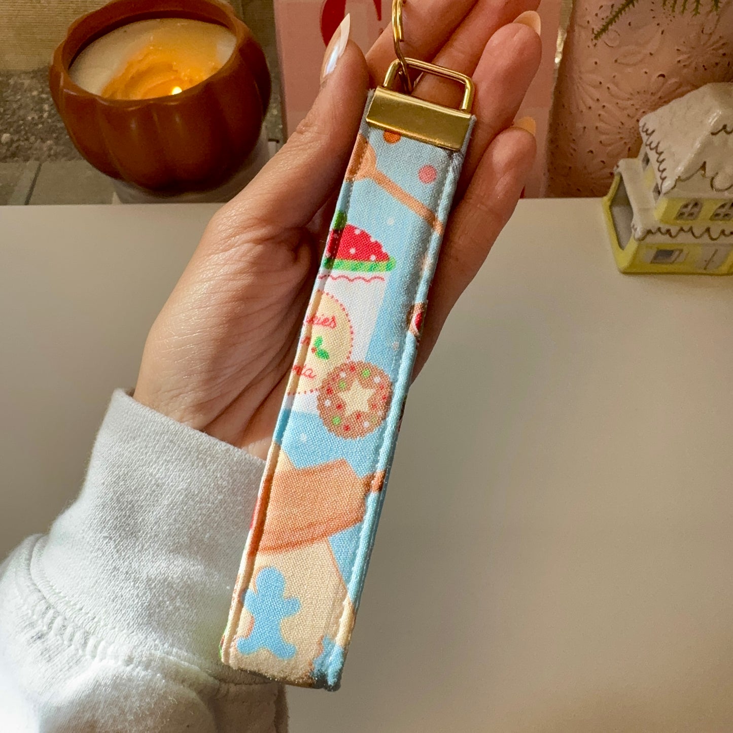 Holly Jolly Reads Wristlet Keychain 🎁🔑