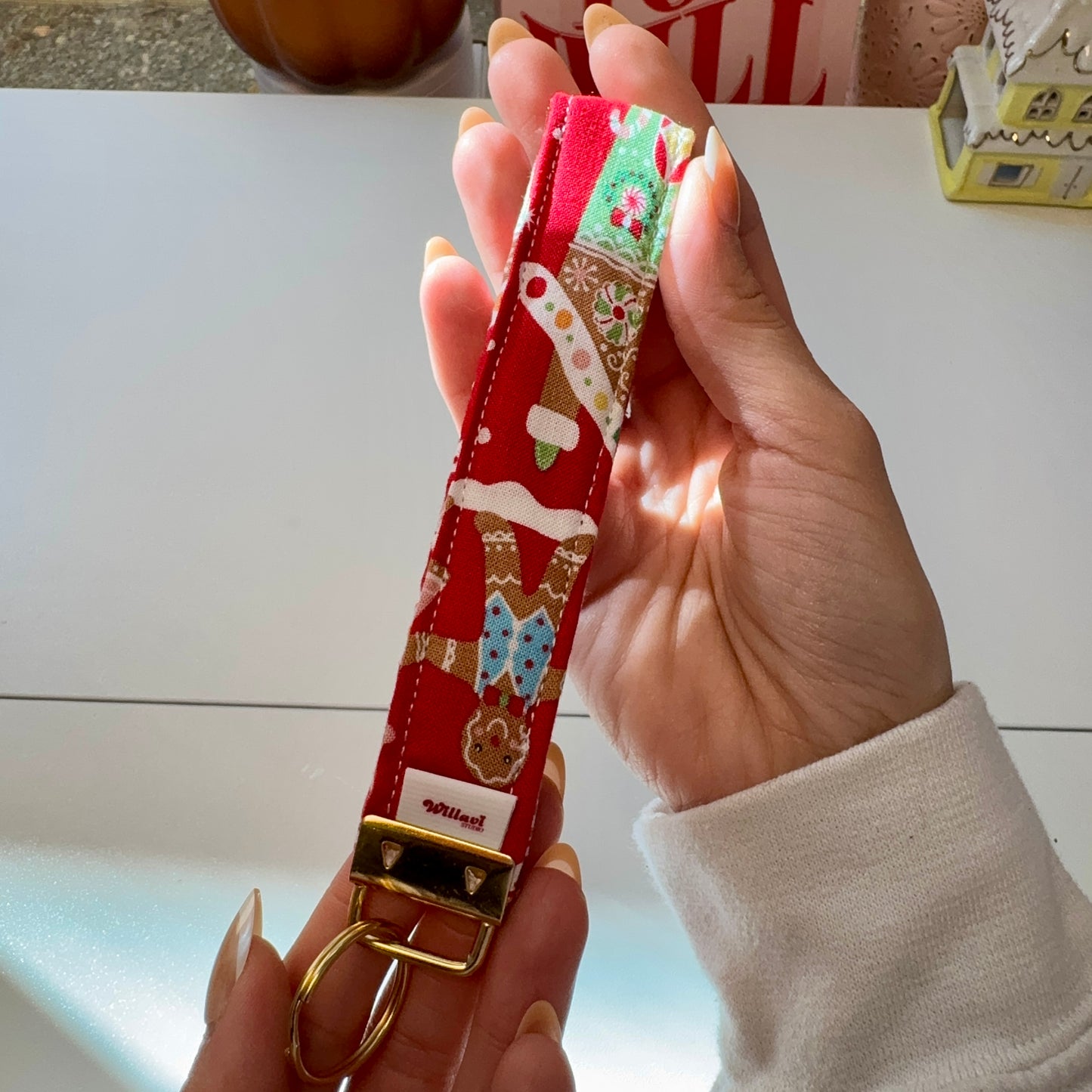 Cozy Cottage Reads Wristlet Keychain ❤️🔑