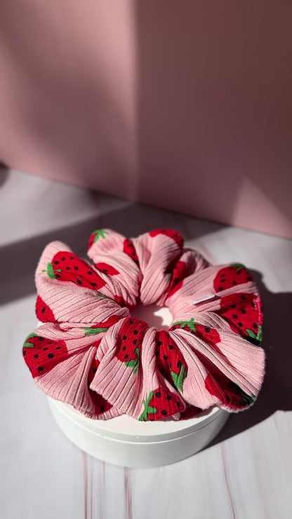 Berry Sweet Scrunchie 🍓💕